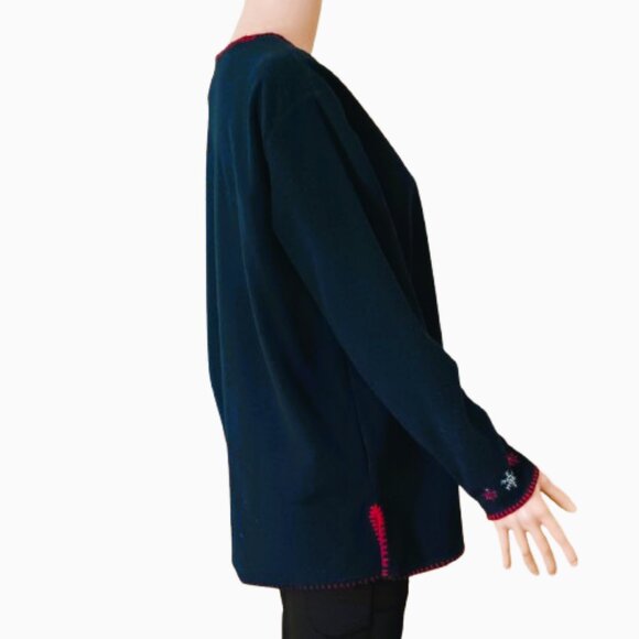 Embroidered Reindeer Sleigh Fleece Top M Blue Long Sleeve Shirt Red Trim - Picture 3 of 9